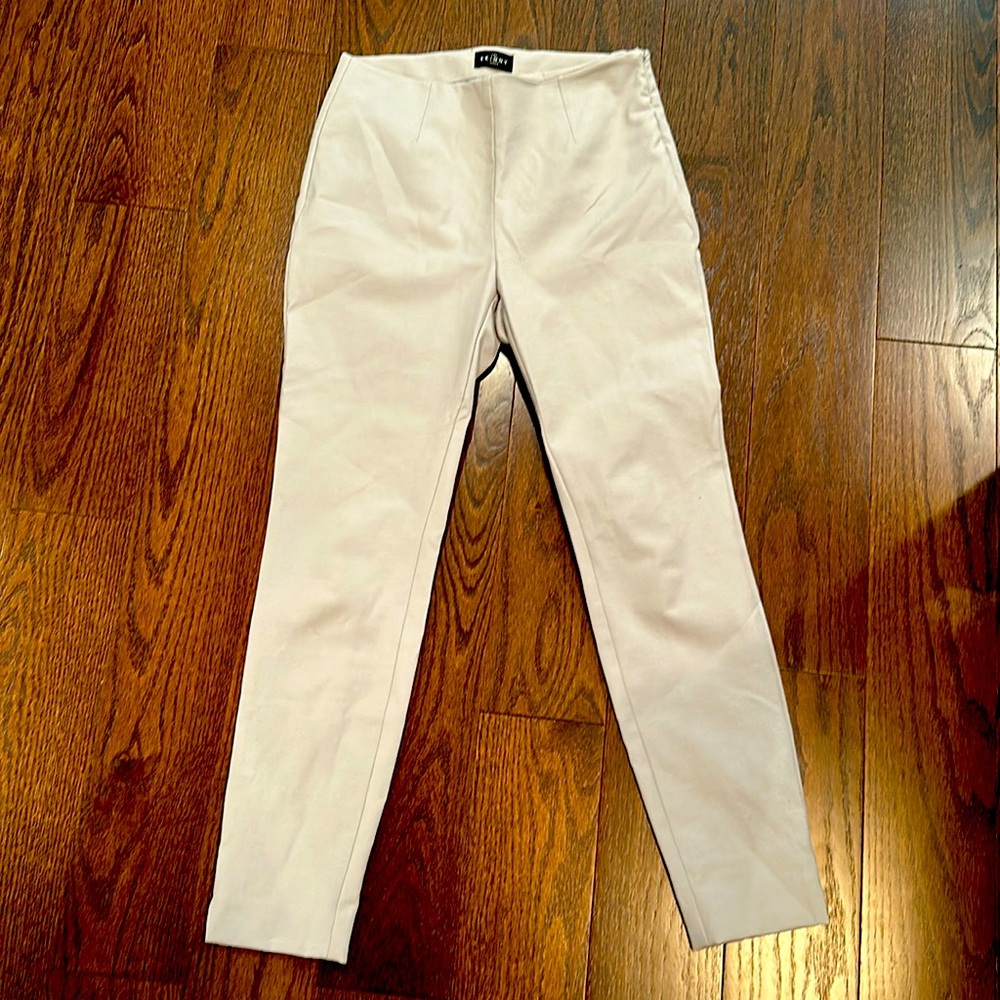 White House Black Market skinny ankle pants. Size 4.